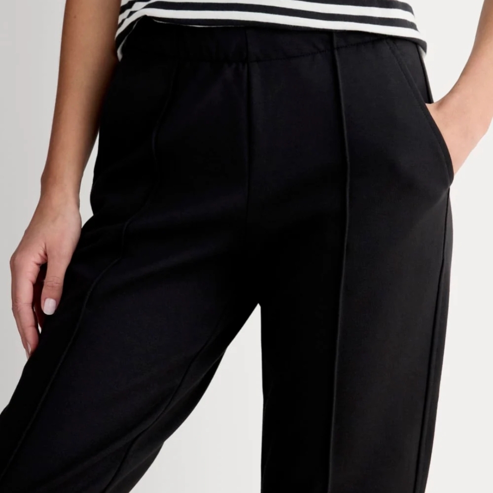 Everlane Women's "The Dream Pant" (Black)